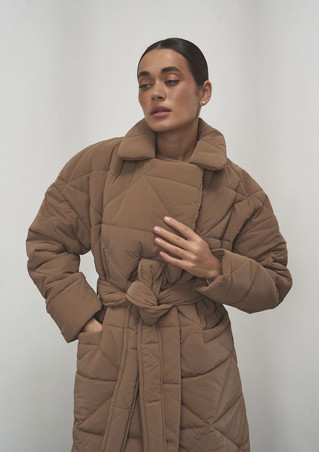 Куртка стьобана довга з поясом візерунок трикутник кавовий МБПЩ001/15 #RU# Куртка стеганная длинная с поясом узор треугольник темно-коричневый МБПЩ001/15 № 2