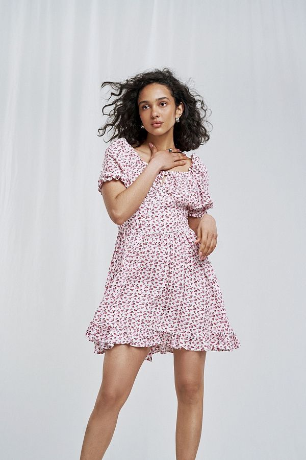 Сукня міні з поясом та рюшами молочне в малинові квіти D0723/4 № 1