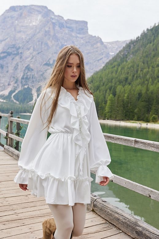 Сукня міні з воланами біла
