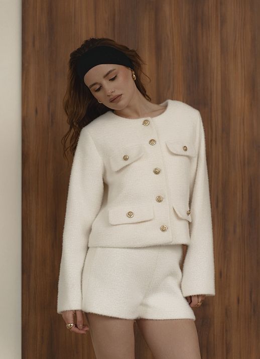 Піджак короткий альпака з гудзиками молочний