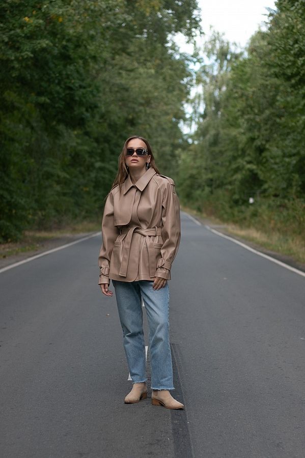 Тренч з екошкіри на замші вкорочений з поясом темно-бежевий МБКТ009/5 #RU# Тренч из экокожи на замше укороченный с поясом темно-бежевый МБКТ009/5 № 2