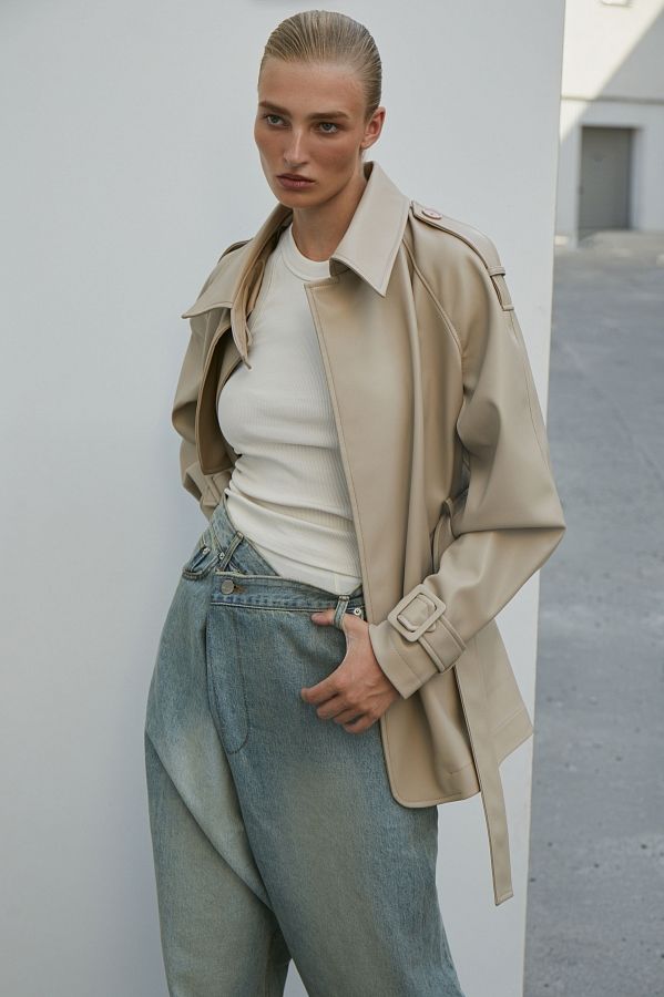  Тренч з екошкіри на замші вкорочений з поясом світло-бежевий МБКТ009/4 #RU# Тренч из экокожи на замше укороченный с поясом светло-бежевый МБКТ009/4 № 5