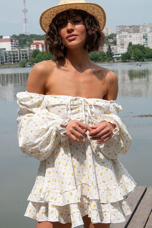 Сукня міні муслінова з рюшами біле в великі жовті квіти