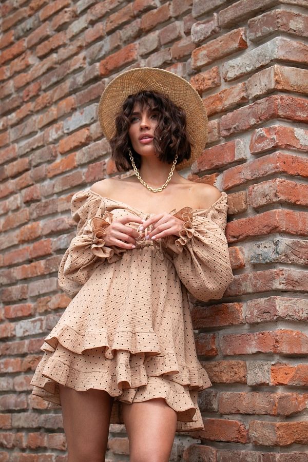 Сукня міні муслінова з рюшами темно-бежева в чорний горох D00923/6 № 2