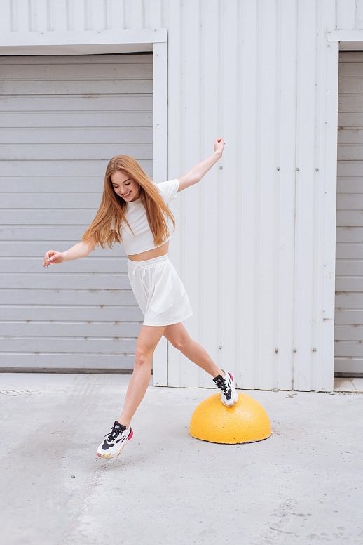 Костюм рубчик футболка с шортами молочный - №2