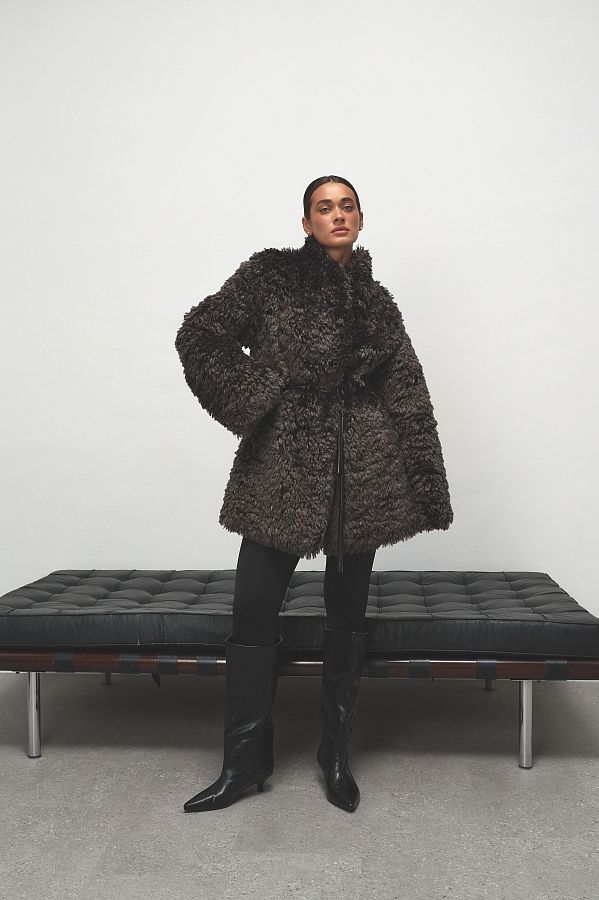 Шубка подовжена шоколадна  19421/3 № 1