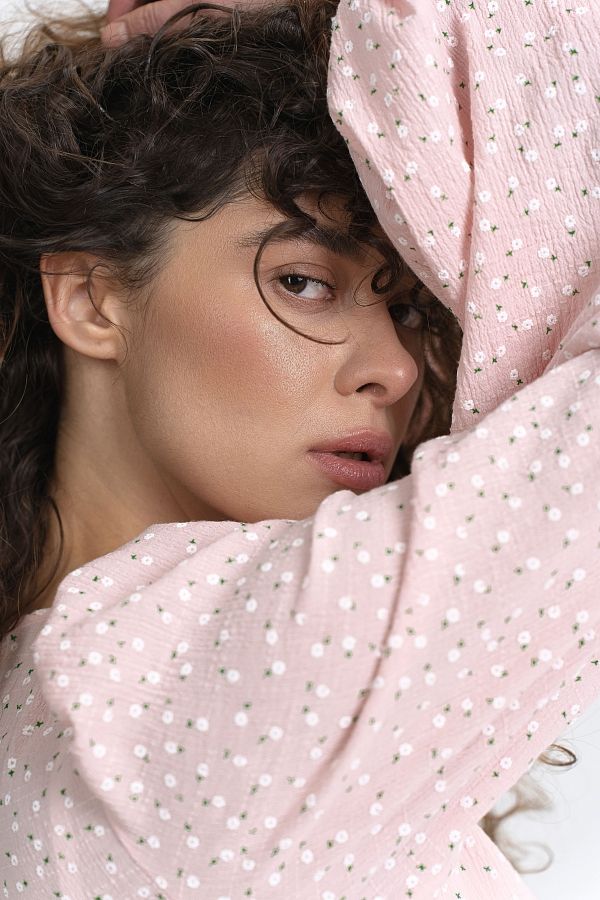 Сукня з білим комірцем пудрова в квітку МБПЛ 14.08 № 1